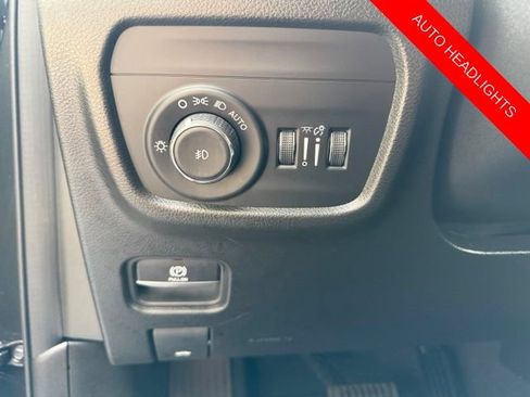 Used 2023 Jeep Grand Cherokee L Limited w/ Luxury Tech Group II AWD/4WD image 40