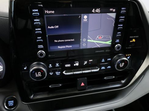 Used 2020 Toyota Highlander XLE image 35
