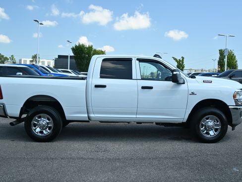 Used 2024 RAM 3500 Tradesman w/ Chrome Appearance Group image 18