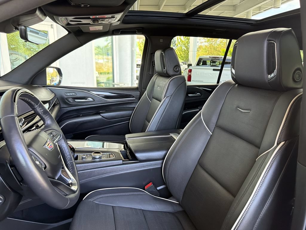 Certified 2023 Cadillac Escalade Sport w/ LPO, ONYX Package AWD/4WD image 21