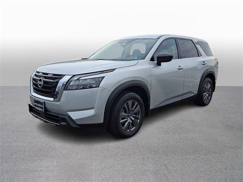 Used 2024 Nissan Pathfinder S image 1