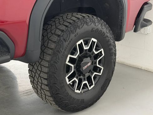 Used 2025 GMC Sierra 2500 AT4X AWD/4WD image 43