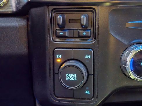 Used 2025 Ford F350 Lariat w/ Lariat Ultimate Package image 30