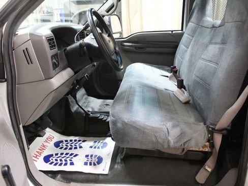 Used 2000 Ford F350 4x4 Regular Cab DRW Super Duty image 11