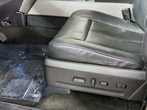 Used 2017 Ford Expedition Limited AWD/4WD image 27