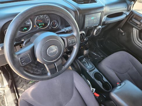Used 2013 Jeep Wrangler Sport AWD/4WD image 9