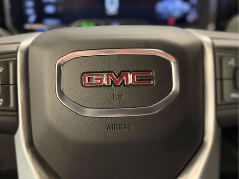 Used 2025 GMC Sierra 1500 Elevation w/ Preferred Package AWD/4WD image 16