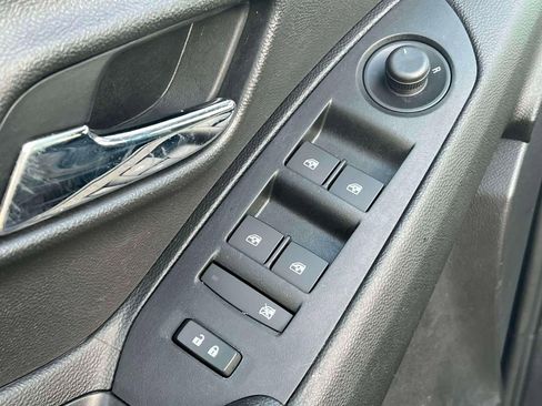 Used 2019 Chevrolet Trax LT w/ LT Convenience Package image 19