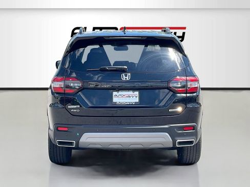 Used 2025 Honda Pilot Touring image 6