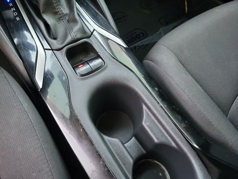 Used 2022 Toyota Corolla LE FWD image 22