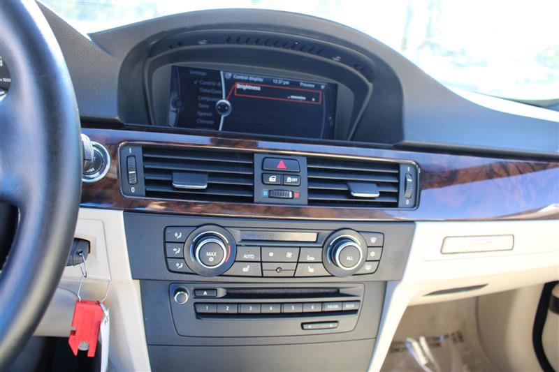 Used 2012 BMW 328i Convertible RWD image 13
