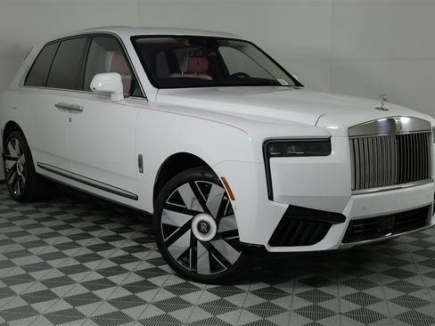 New 2025 Rolls-Royce Cullinan w/ Dynamic Package image 9