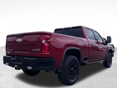 Used 2022 Chevrolet Silverado 2500 High Country w/ Technology Package image 6