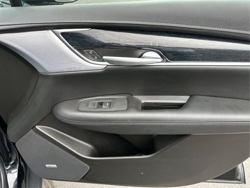 Certified 2025 Cadillac XT5 Premium Luxury AWD/4WD image 21