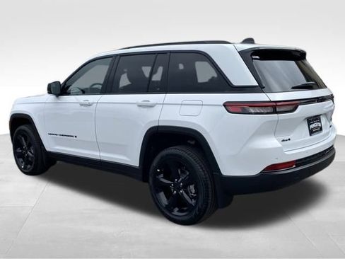 New 2025 Jeep Grand Cherokee Limited w/ Black Appearance Package image 5
