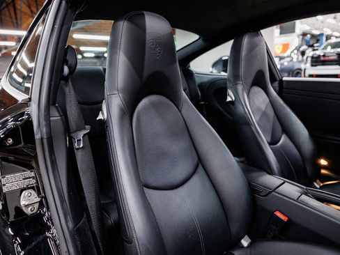 Used 2005 Porsche 911 Carrera S image 10