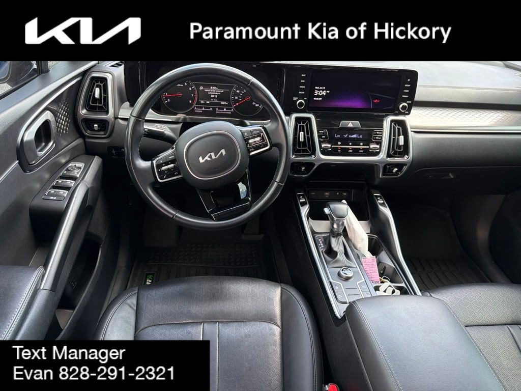 Used 2023 Kia Sorento S w/ Panoramic Sunroof Package FWD image 16