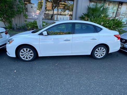 Used 2019 Nissan Sentra S FWD image 1