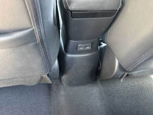 Used 2020 Nissan Kicks SR w/ SR Premium Package FWD image 11