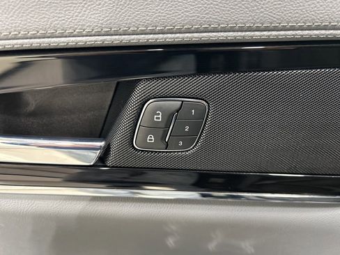 Used 2022 Lincoln Nautilus Reserve image 15