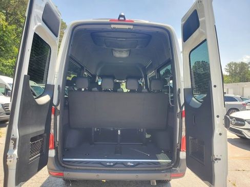 Used 2025 Mercedes-Benz Sprinter 2500 image 9