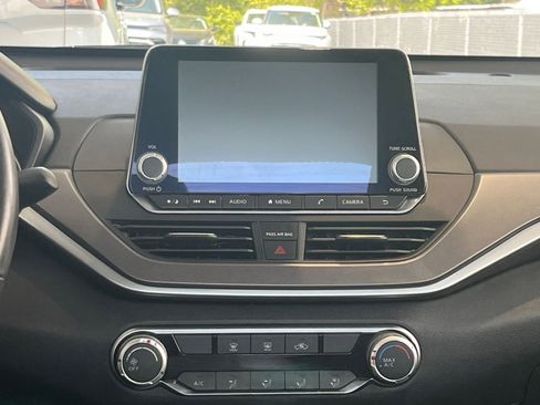 Used 2025 Nissan Altima 2.5 SR image 17