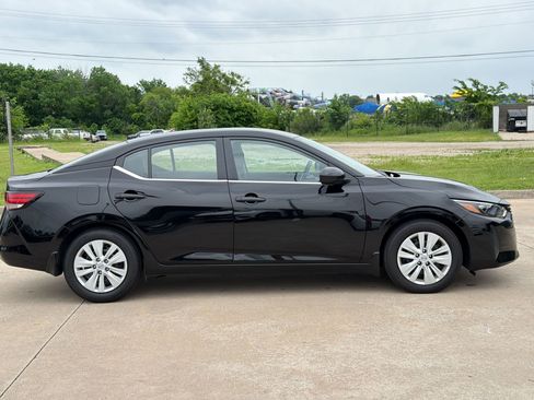 Used 2025 Nissan Sentra S FWD image 8