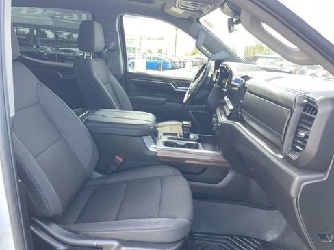 Used 2025 Chevrolet Silverado 1500 LT AWD/4WD image 28