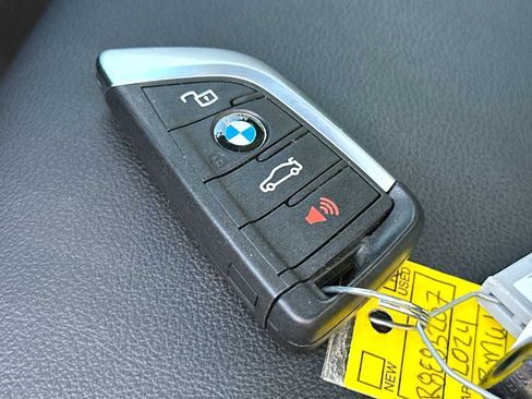 Used 2024 BMW 330i Sedan RWD image 29