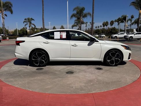 Certified 2023 Nissan Altima 2.5 SR w/ SR Premium Package AWD/4WD image 9