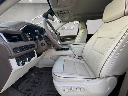 Used 2023 GMC Yukon XL Denali AWD/4WD image 19