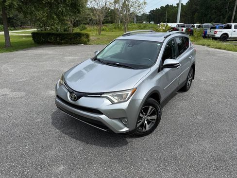 Used 2017 Toyota RAV4 XLE w/ Plus Extra Value Package AWD/4WD image 28