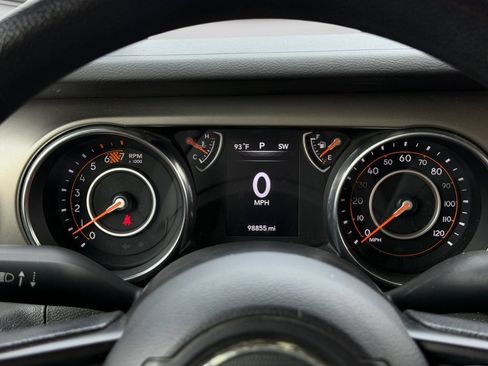 Used 2018 Jeep Wrangler Sport AWD/4WD image 11