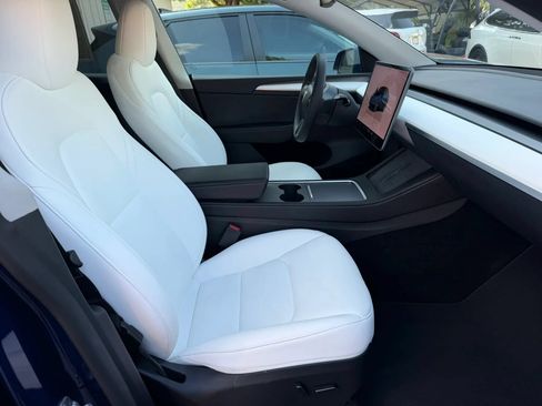 Used 2023 Tesla Model Y Long Range AWD/4WD image 24