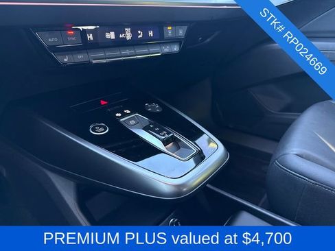 Used 2024 Audi Q4 e-tron Premium Plus w/ Premium Plus image 2