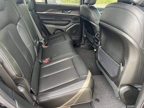 New 2025 Jeep Grand Cherokee Limited w/ Luxury Tech Group II image 15