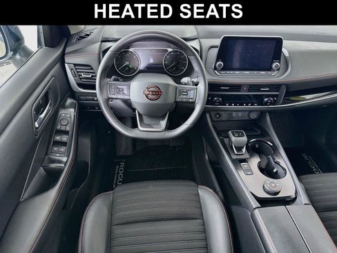 Used 2025 Nissan Rogue SV AWD/4WD image 2