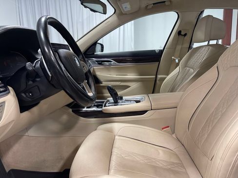 Used 2020 BMW 750i xDrive w/ Executive Package AWD/4WD image 20