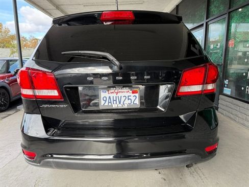 Used 2019 Dodge Journey SE w/ Premium Group image 14