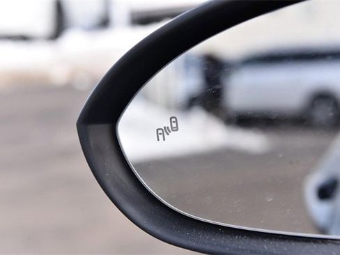 Certified 2025 Volkswagen Jetta SE image 10