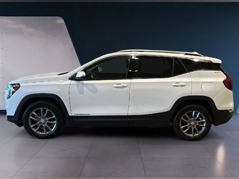 Used 2022 GMC Terrain SLT w/ Infotainment Package II image 4