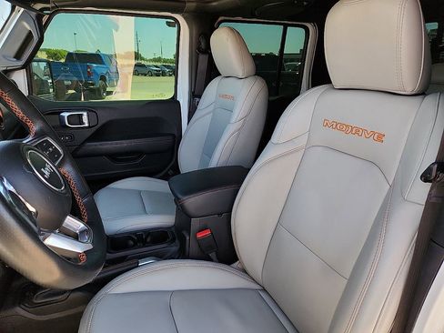 Used 2022 Jeep Gladiator Mojave w/ Dual Top Group AWD/4WD image 8