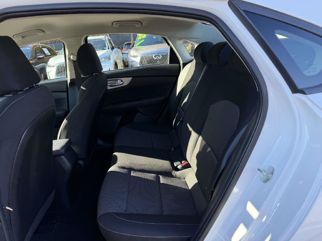 Used 2023 Kia Forte LXS w/ LXS Technology Package FWD image 11