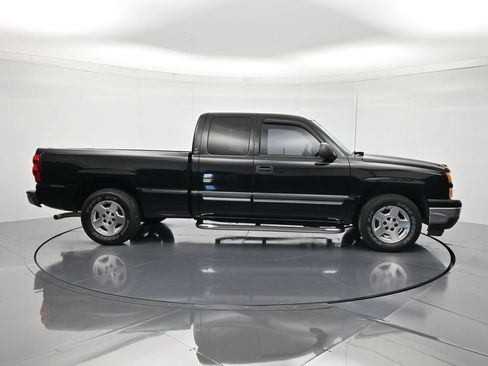 Used 2007 Chevrolet Silverado 1500 LT w/ Extended Cab Value Package RWD image 4