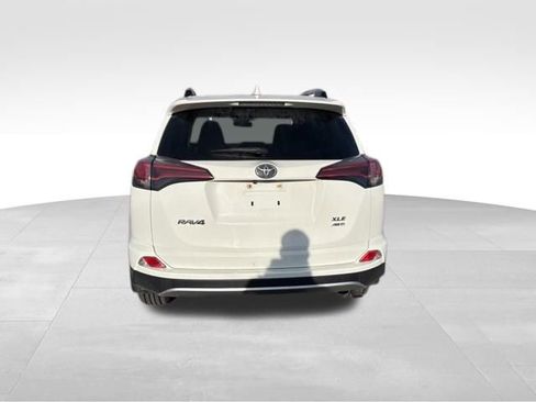 Used 2018 Toyota RAV4 XLE image 4
