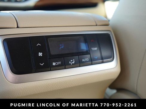 Used 2018 Toyota Highlander Limited FWD image 16