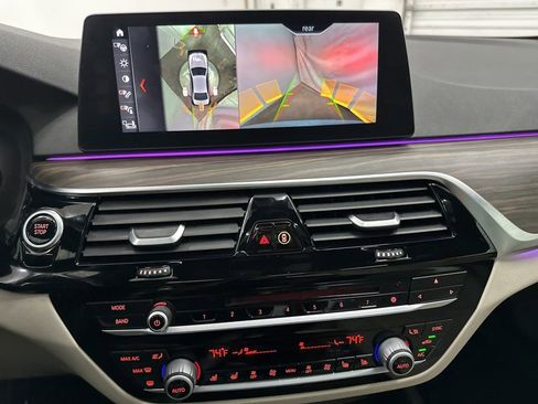 Used 2018 BMW 530e w/ Premium Package 2 image 15