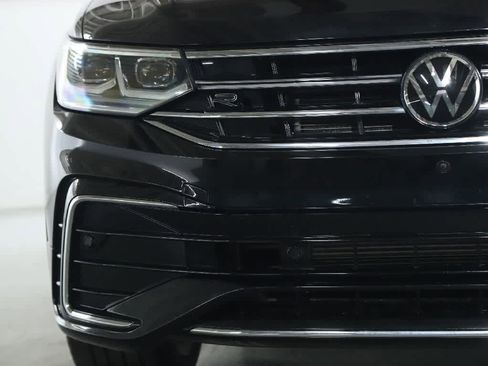 Certified 2022 Volkswagen Tiguan SEL R-Line image 6