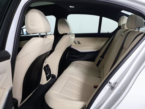 Used 2025 BMW 330i Sedan w/ Premium Package image 11