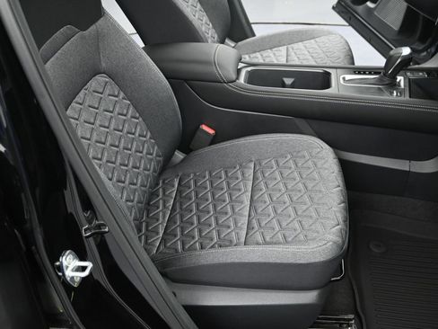 Certified 2025 Nissan Kicks SV image 13